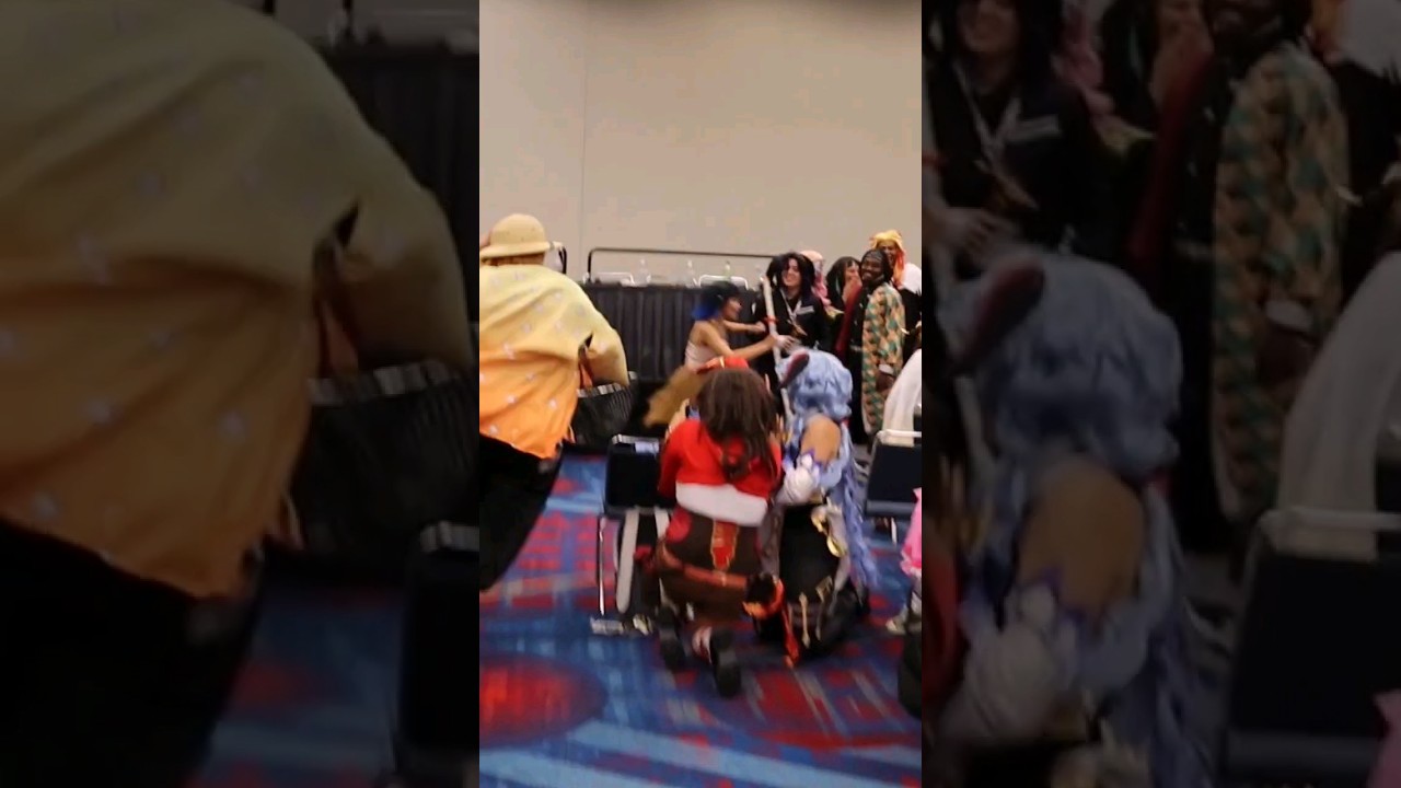 Zenitsu crashes a panel to find NEZUKO CHAN~ #anime #demonslayer #nezuko #zenitsu #nezukochan