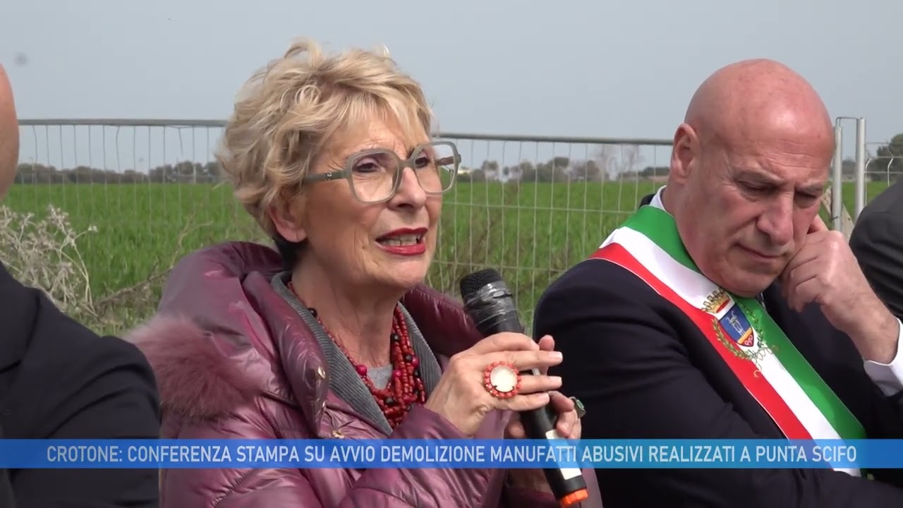 CROTONE: CONFERENZA STAMPA SU AVVIO DEMOLIZIONE MANUFATTI ABUSIVI REALIZZATI A PUNTA SCIFO
