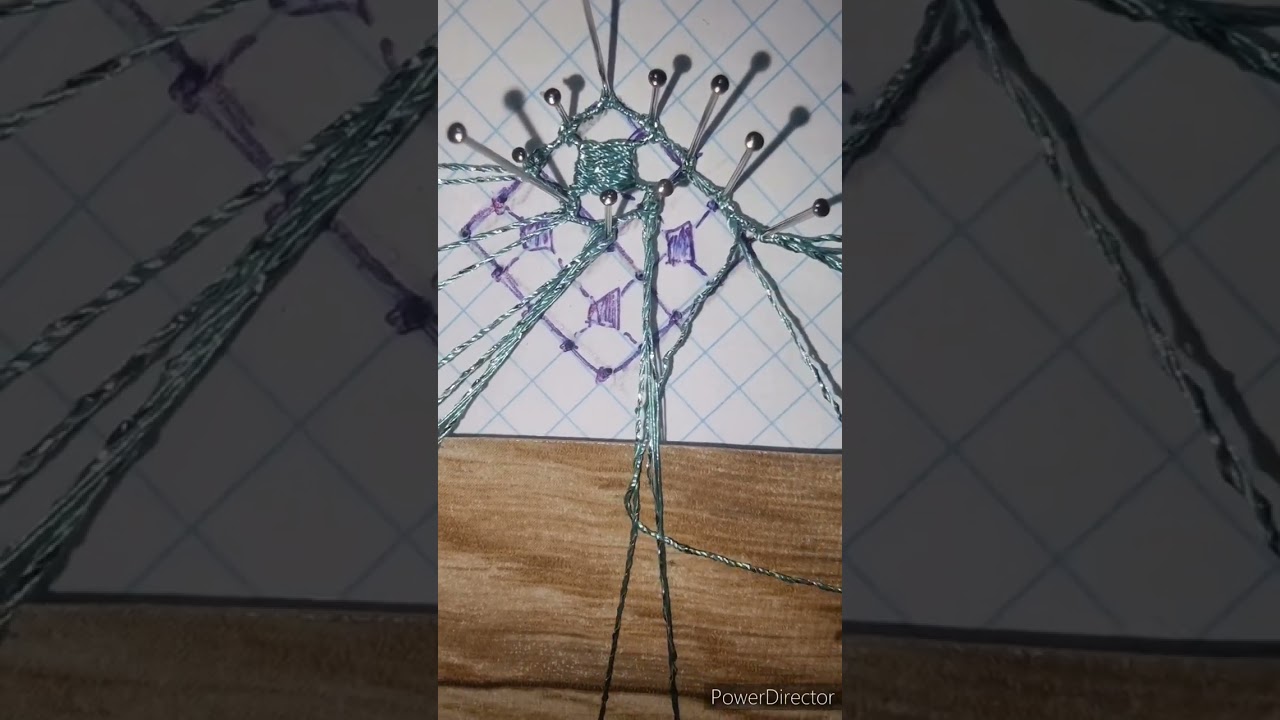 Hacer telares de encaje.#camariñas #artesania #feitoaman #hechoamano #novia #arte #moda