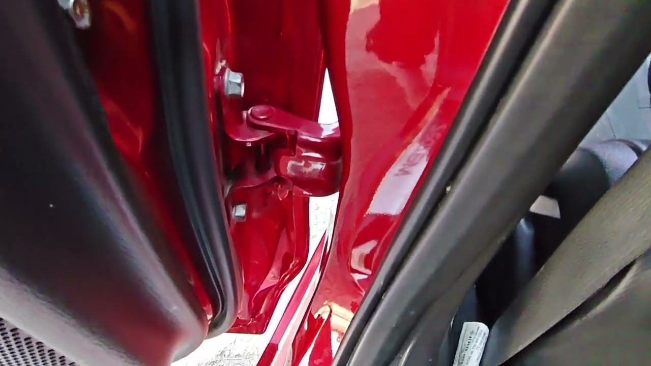 mazda 2 skyactive 1.3 E ปี 2019 ราคาจัดไฟแนนซ์ 238,000 บาท ราคาสด 225,000 บาท