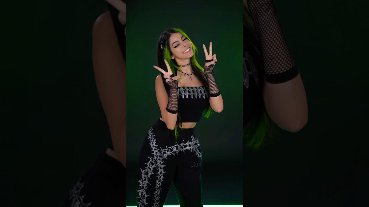 This dance is so cute 💚 #foryou #helpmemakethismakesense #trending #gothclub #emo #dance #cosplay