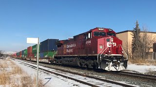 FAST TRAIN!!! CP 100 (Intermodal) East at Cochrane,Alberta