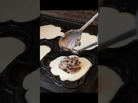 똥호떡 Poop <strong>korean</strong> <strong>pancake</strong>(Hotteok) - <strong>Korean</strong> street food #shorts