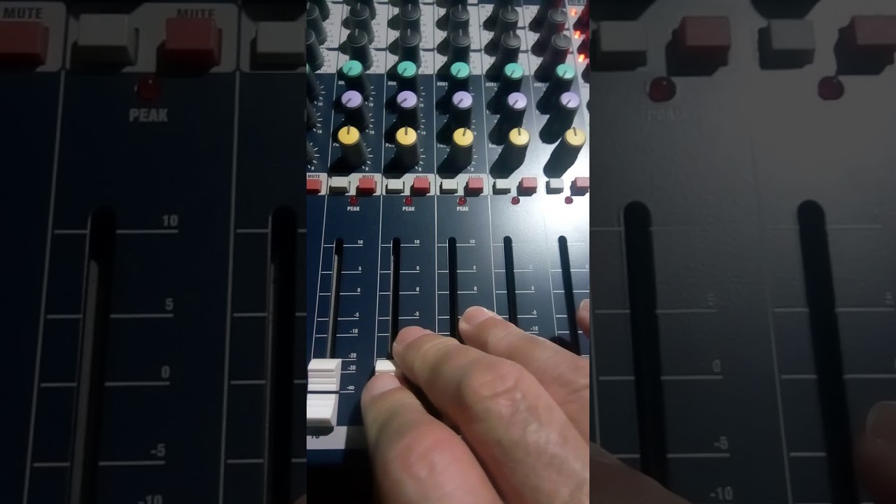 Soundcraft EFX 12 / Basic tutorial of lexicon effects - YouTube