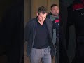 Esposado y cabizbajo; así ha sido la entrada de Jonathan Andic a los juzgados de Martorell