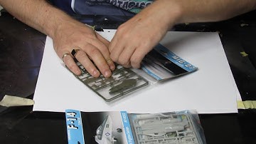 Tearing open 30 year old model kits!! Tasty greeblies