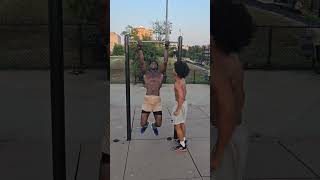 CALISTHENICS motivation Doing PULLUPS in the park! #shorts