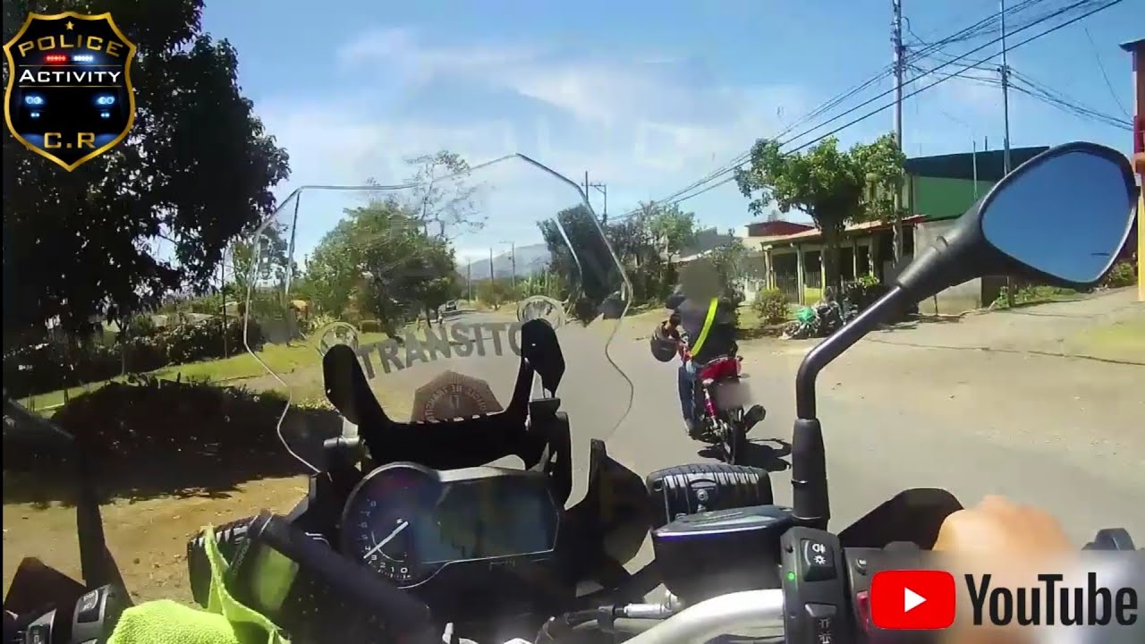 Voy sin casco porque me despeino le dice al Policía de Tránsito. Oficial Mora 19-8!!! Edición memes.