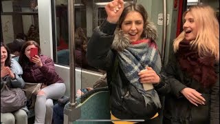 Beloe Zlato - в метро Берлина // Girls in the subway of Berlin! chords