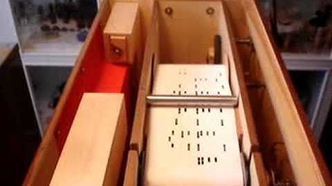 Tre dar i buren - Thore Skogman