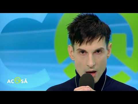 Sochli mushuk porno videolar Kauchuk qogirchoq bilan qiziqarli jinsiy aloqa