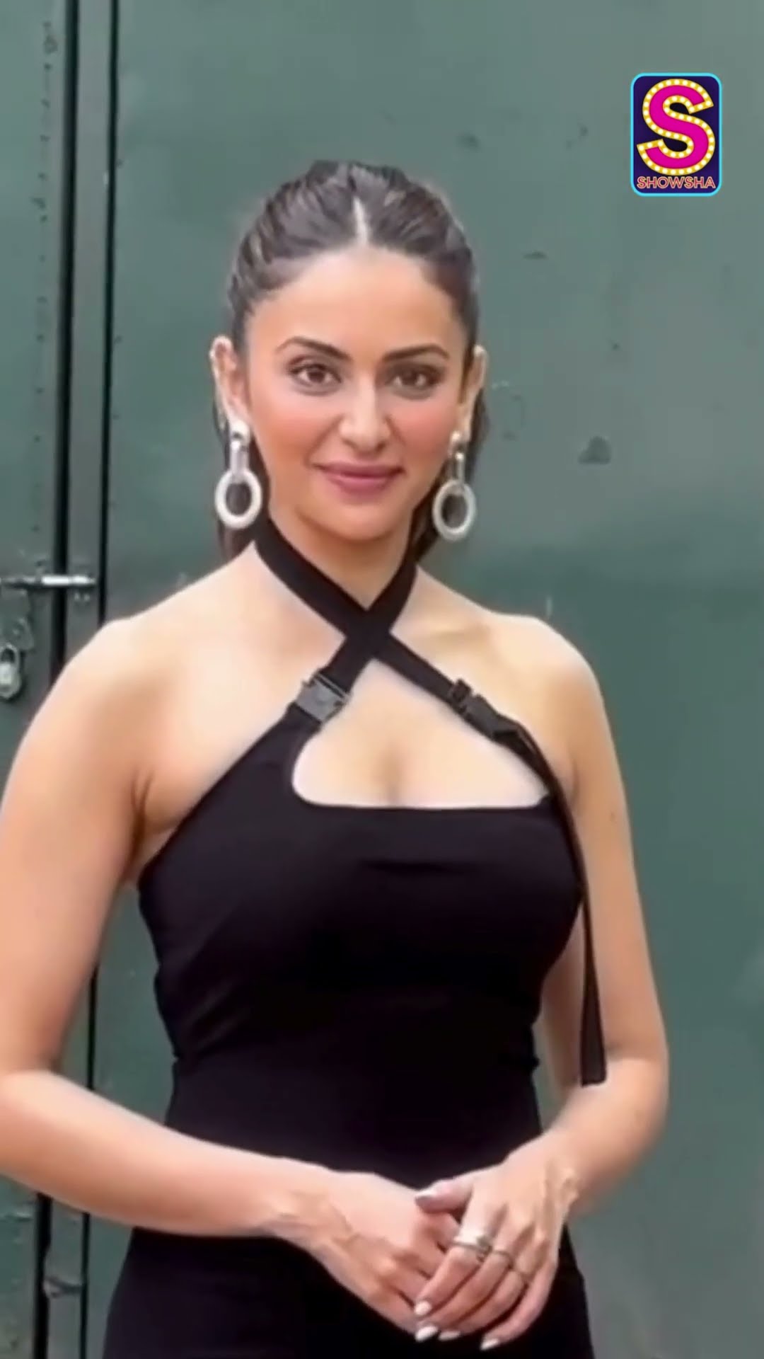 Beauty In Black! Rakul Preet Singh Turns Heads In Black Dress | News18 Shorts | N18S