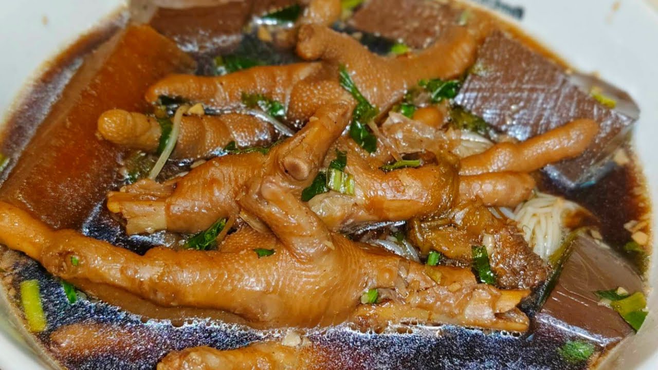 ก๋วยเตี๋ยวไก่มะระ ซดร้อนๆ อร่อยมากเลยค่ะ