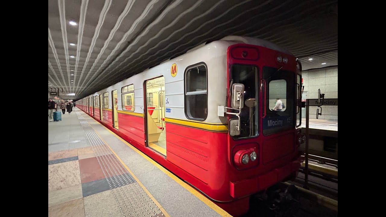 Vagonmash 81-572.1  15 Metro Warszawskie jako M1