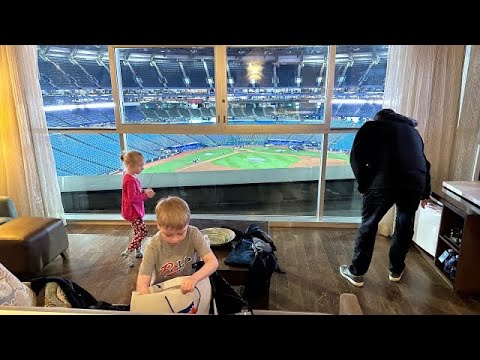 Rogers Centre Hotel Toronto Blue Jays Surprise - YouTube