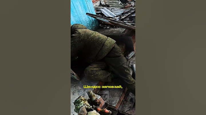 «Нащо ти стріляв у мене?!». Азовці беруть в полон окупанта під час зачистки під Торецьком