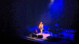 Miniatura del video "Iron & Wine - Trapeze Swinger (Live Acoustic @ Hackney Empire London 9oct2011)"