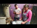 Así se preparan unas ricas y exquisitas TORTILLAS AZULES  a mano en el metate