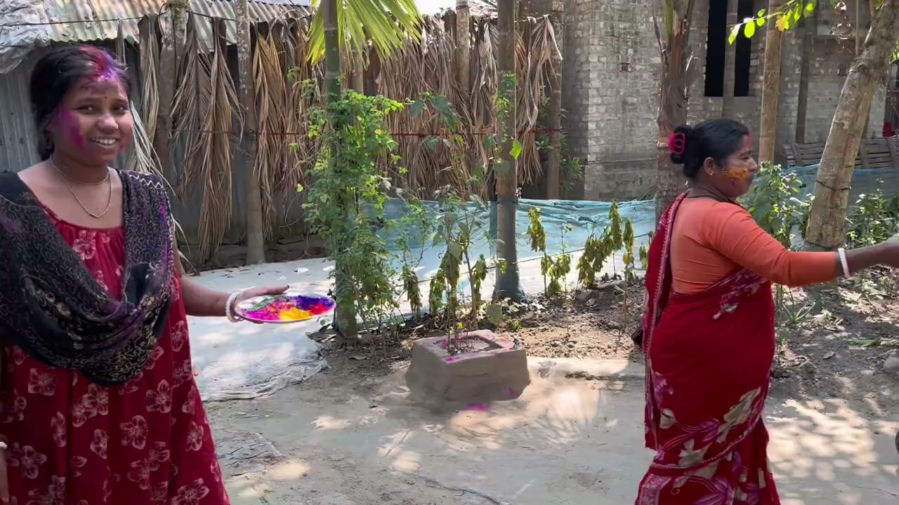 হোলি খেলো প্রথম বার আনন্দ করে 