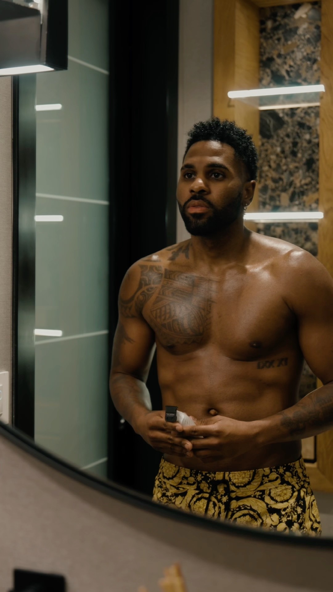#JasonDeruloTV // Imagine shaving ur face with ur person in the bathroom, talking about ur day