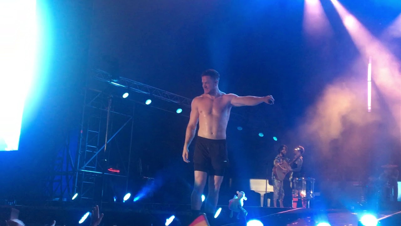 Imagine Dragons - Next To Me Live İstanbul '18 - YouTube