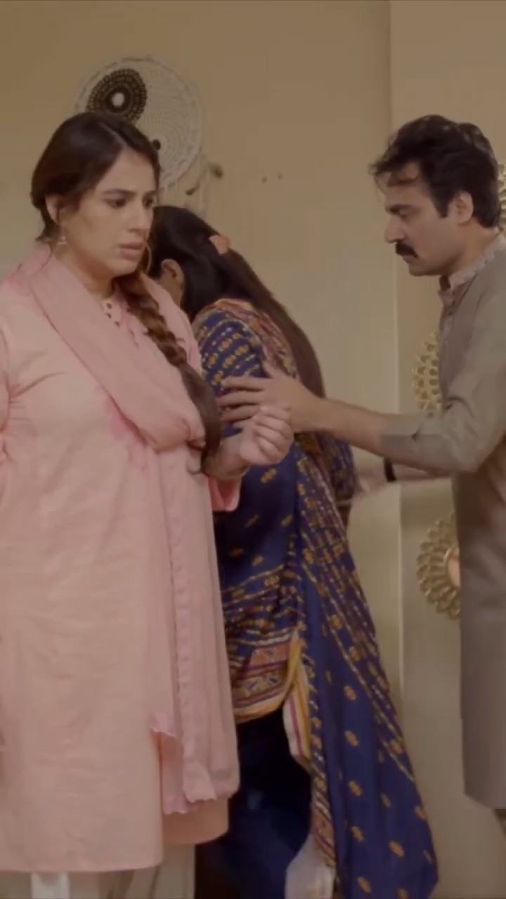 Meri Biwi Ko Hath Mat Lagana ?? #AapaShameem #Shorts