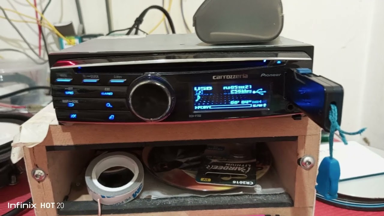 GM-X404 Carrozzeria 4 Channel amplifier - YouTube