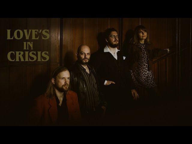 Izzy and the Black Trees - Dive of a Broken Heart