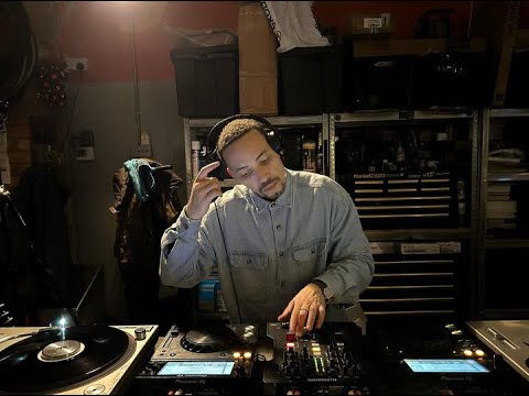 kyle @ the Velo Domestique Xmas Party 2023 (House & Disco DJ set)