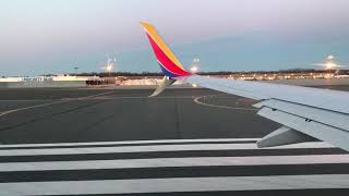 Early morning departure out of Hartford on a Southwest Airlines 737-800 (HD)