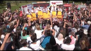 картинка: КАРАОКЕ НА СЕЛІ. ГУТА