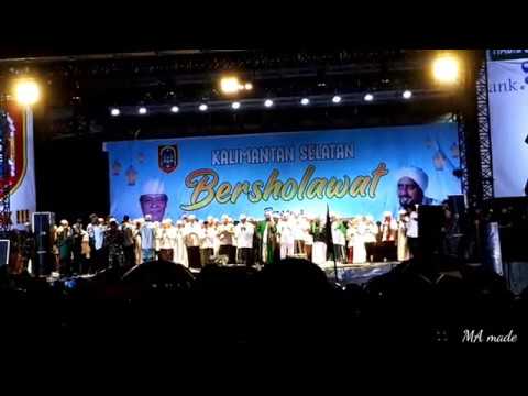 kal-sel-bersholawat-bersama-habib-syech-di-kiram-park-,-di-hadiri-ribuan-jama'ah-meskipun-hujan.