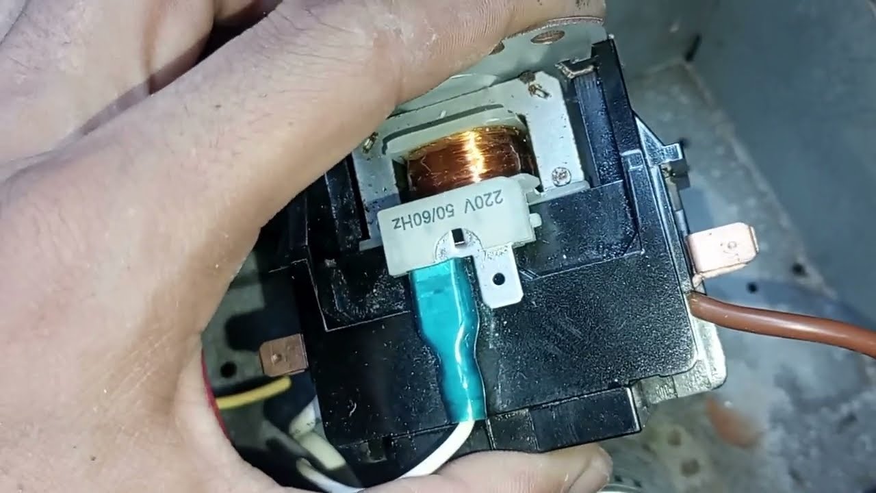 Conexiones eléctricas de aires acondicionados Split con capacidad igual o mayor a 24000BTU