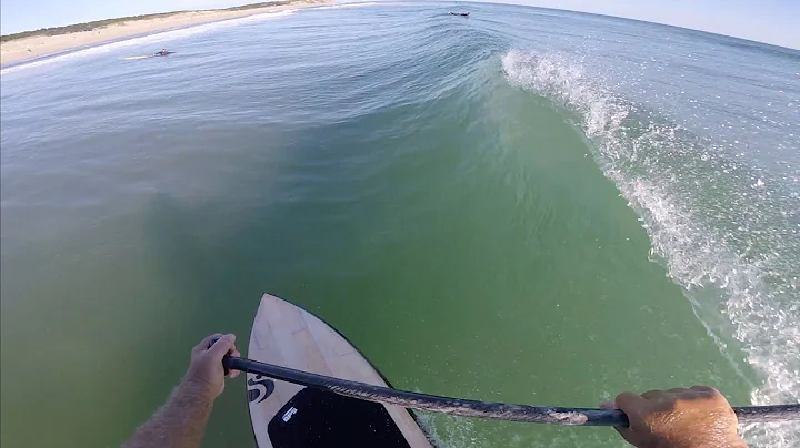 SUP Surfing an Endless Wave