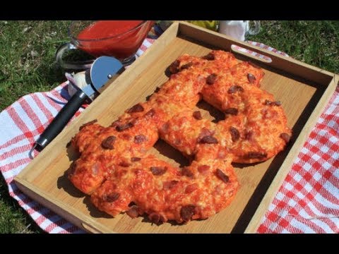 Guy trades bitcoin for pizzas