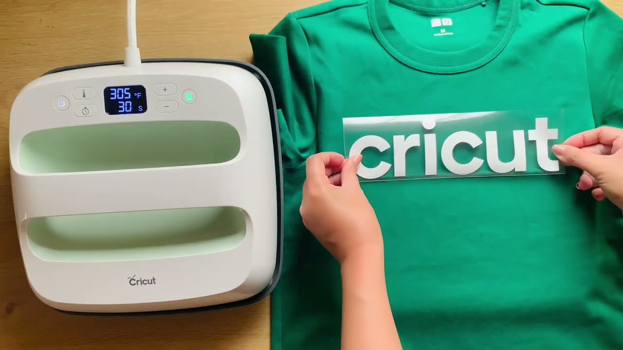 Cricut DIY Jellyfish T-Shirt With Cricut Maker & EasyPress 2