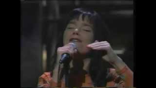 Björk - Hyperballad live on the Late Show with David Letterman (1995) chords