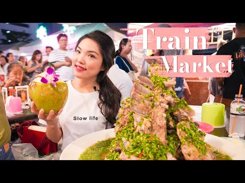 Liburan di Thailand Ratchada Rot Fai Train Night Market Vlog