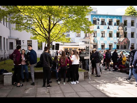 Video: Kas yra menų ir humanitarinių mokslų laipsnis?