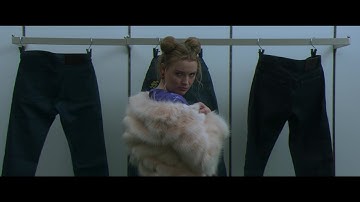 【10/29（金）順次公開】歩く！跳ねる！踊る！そしてもちろん人を喰う！　サメ映画のデニム版!?『キラー・ジーンズ』予告編