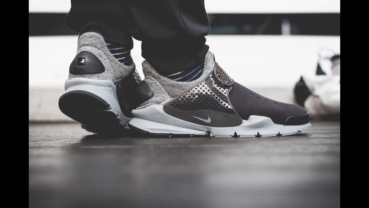 nike sock dart tech fleece