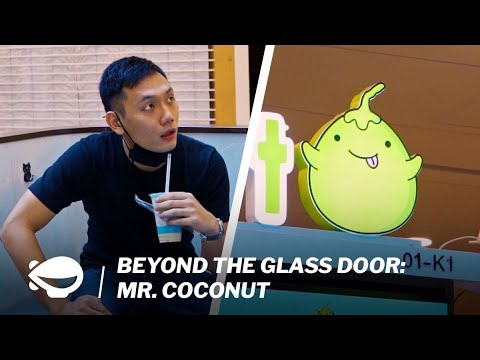Chopping coconuts at Mr. Coconut | Beyond The Glass Door