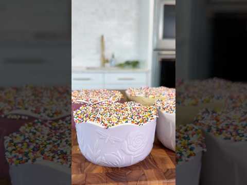 Obsessed is an understatement with these adorable dot cakes✨👀 #baking #rainbow #youtubeshorts