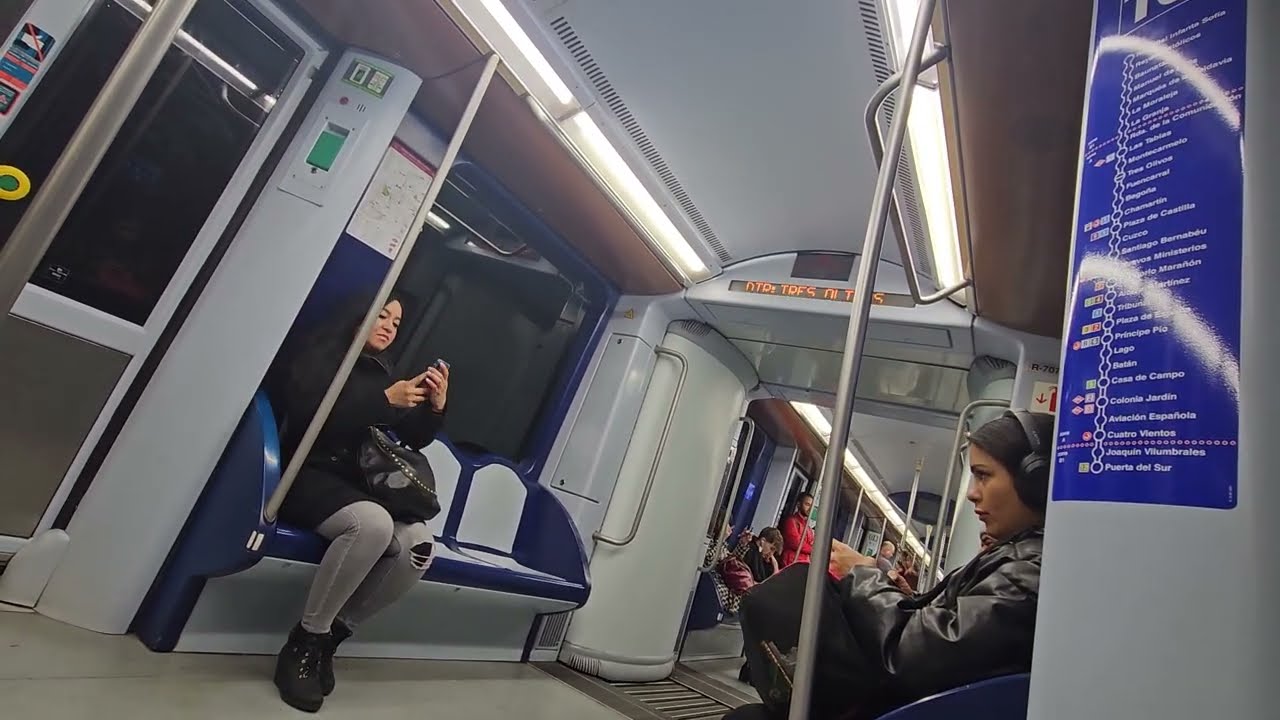 Así es el Metro de Madrid: Estación de PLAZA DE ESPAÑA trayecto LÍNEA 10 hasta Santiago Bernabéu