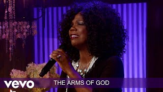 Lynda Randle - Sheltered In The Arms Of God (Lyric Video / Live)
