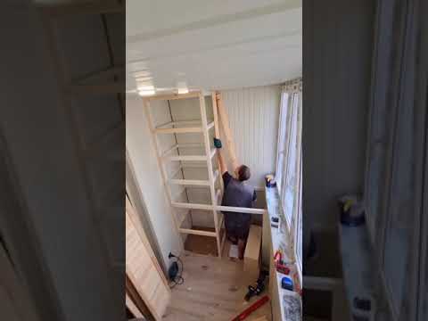 Монтаж встроенного шкафа на балконе. #шкафы #балкон #лоджия #встроенныйшкаф #отделкабалкона #ремонт