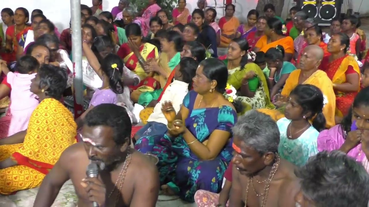 சமயபுரத்தாலே மாரியம்மா எங்க சங்கரியே எங்கள் முன்னே வாருமம்மா...