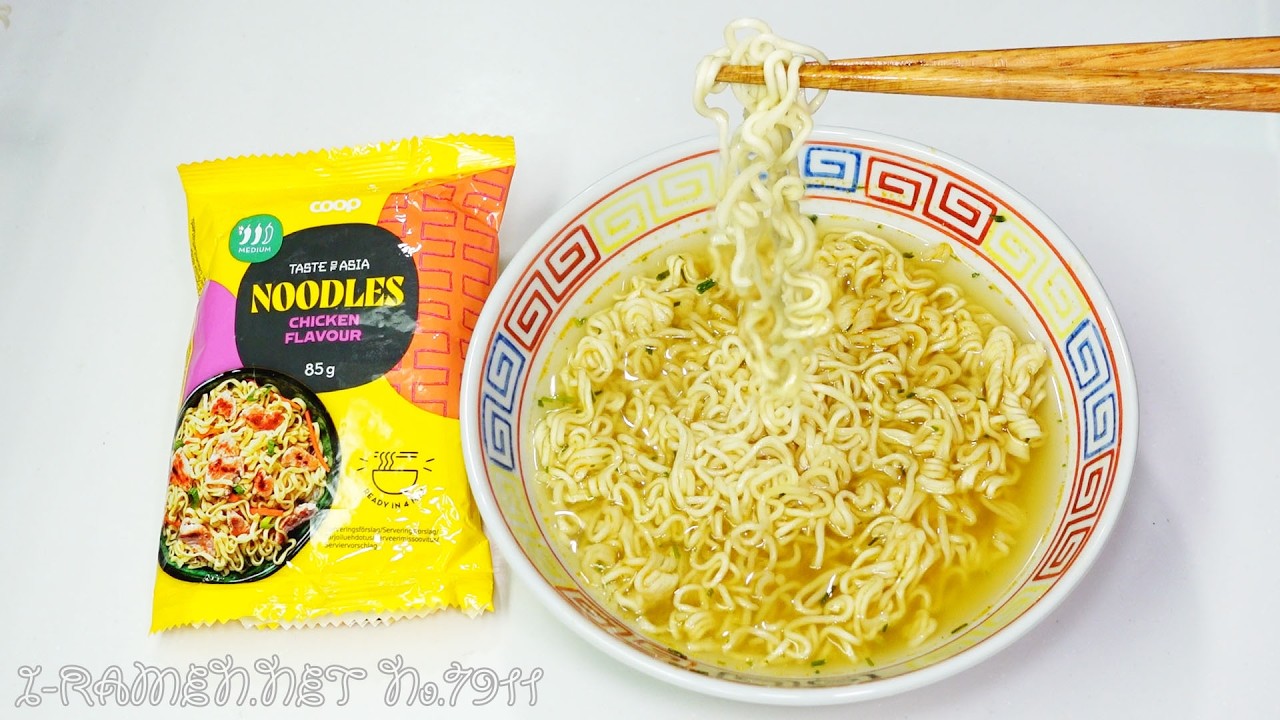 No.7911 Coop (Sweden) Taste of Asia Noodles Chicken Flavour - YouTube