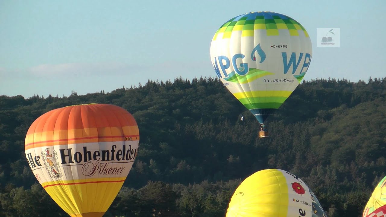 Ballon Massenstart Oerlinghausen 2012 - Oerlinghausen Flugplatzfest 2012.wmv