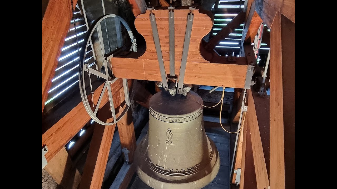 Stams (Tirol - A) Geläute der Pfarrkirche zum Hl. Johannes der Täufer